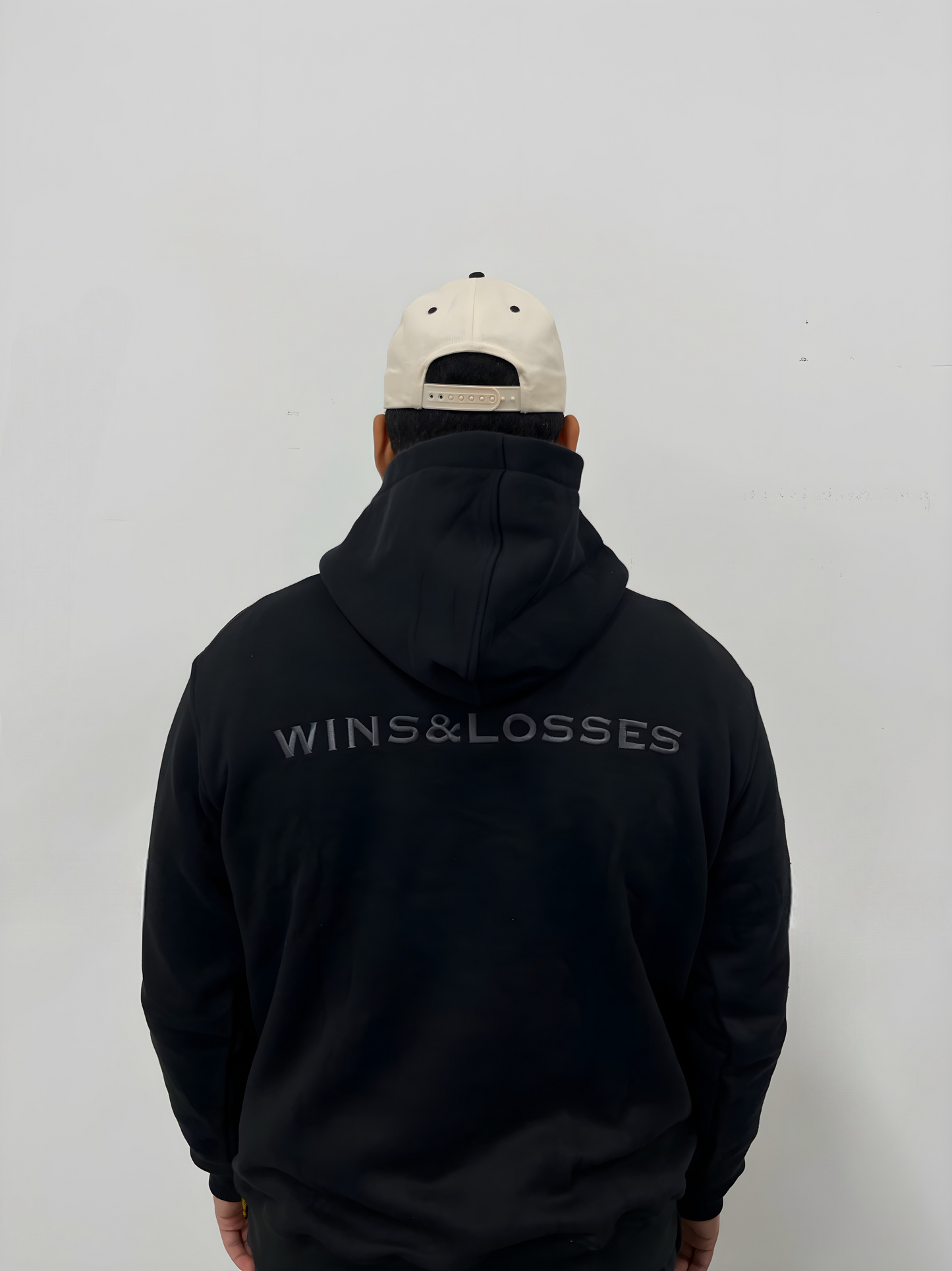 WINS & LOSSES BAR LOGO HOODIE BLACK